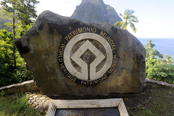s.lucie.pitons.jpg