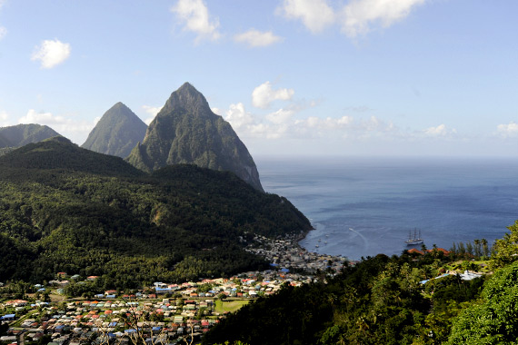 s.lucie.pitons1.jpg